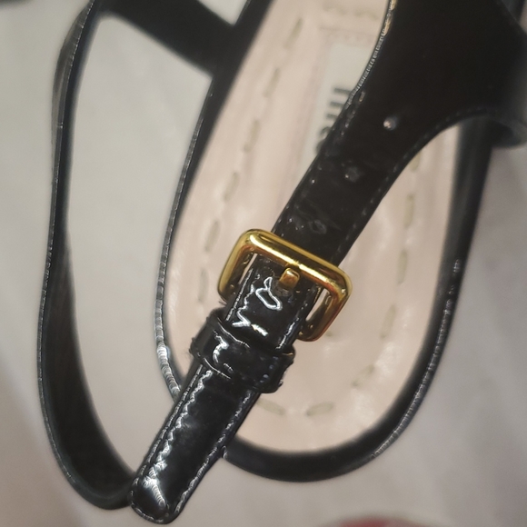 MIU MIU caged patent leather pumps (sz 8) - Picture 10 of 11